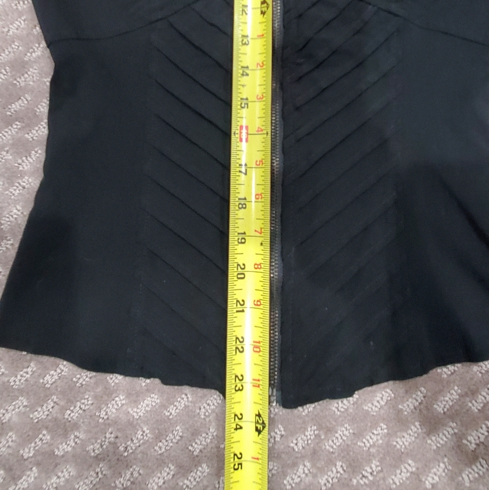 Form fitting top - Picture 3 of 8